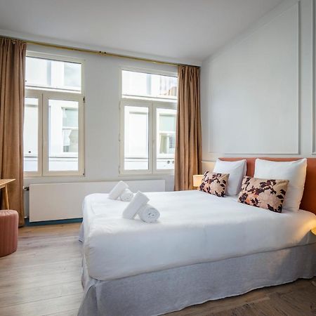 Shway - The Saffron Dress Villa Antwerpen Bagian luar foto
