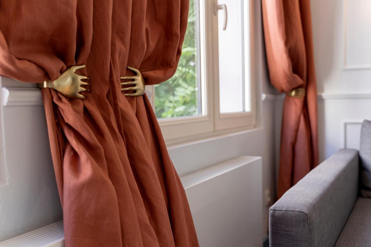 Shway - The Saffron Dress Villa Antwerpen Bagian luar foto